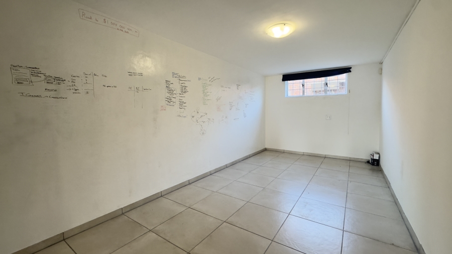 8 Bedroom Property for Sale in Middedorp Western Cape